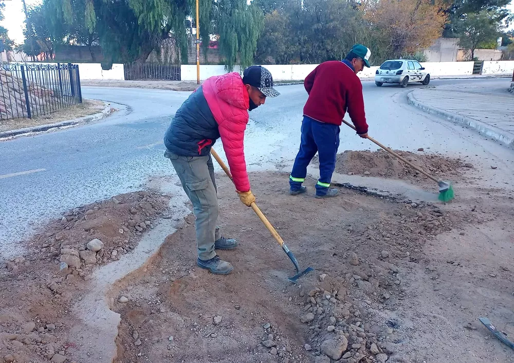 Avanza la remodelación de la rotonda de El Minero