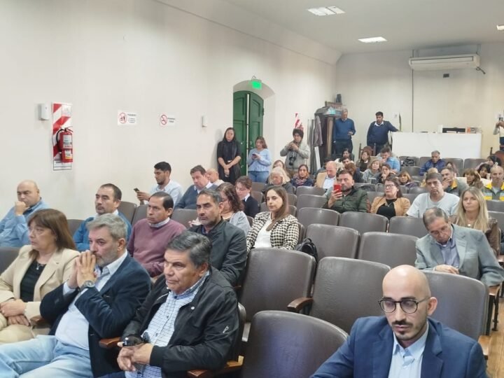 Se Concretó la audiencia publica por la actualización del VAD